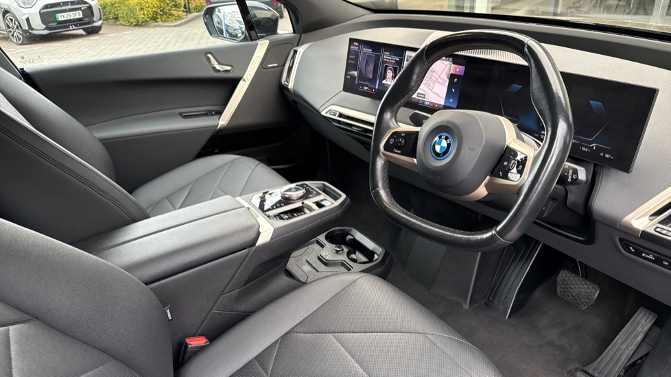 BMW iX 240kW xDrive40 M Sport Edition 76.6kWh 5dr Auto Electric Estate - Image 6