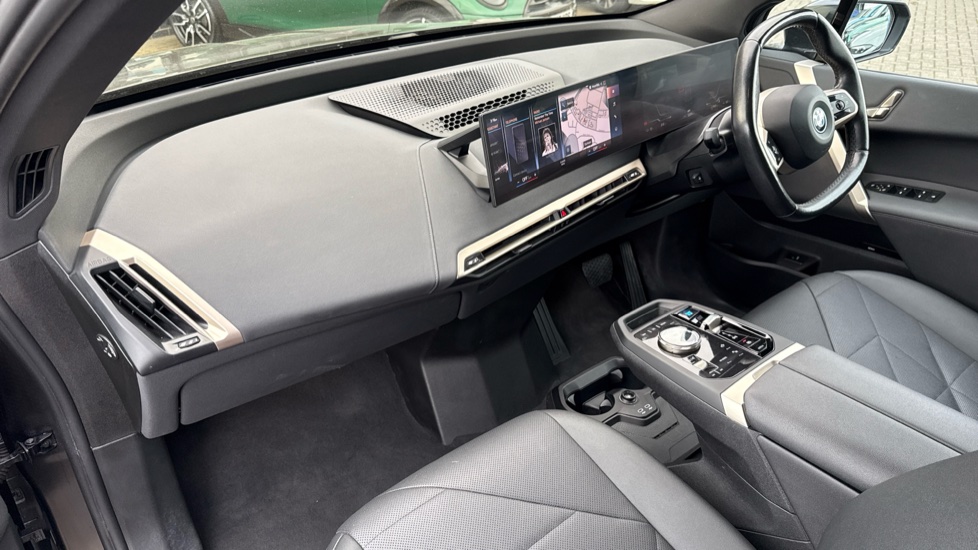 BMW iX 240kW xDrive40 M Sport Edition 76.6kWh 5dr Auto Electric Estate - Image 7