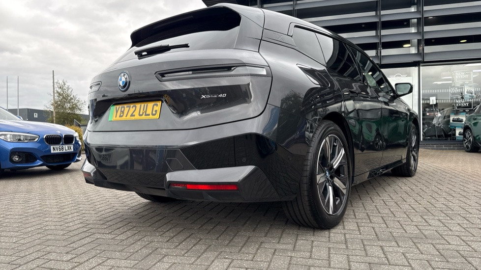 BMW iX 240kW xDrive40 M Sport Edition 76.6kWh 5dr Auto Electric Estate - Image 31