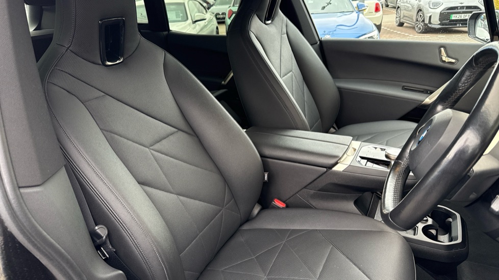 BMW iX 240kW xDrive40 M Sport Edition 76.6kWh 5dr Auto Electric Estate - Image 34