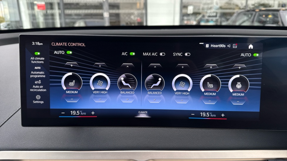 BMW iX 240kW xDrive40 M Sport Edition 76.6kWh 5dr Auto Electric Estate - Image 39