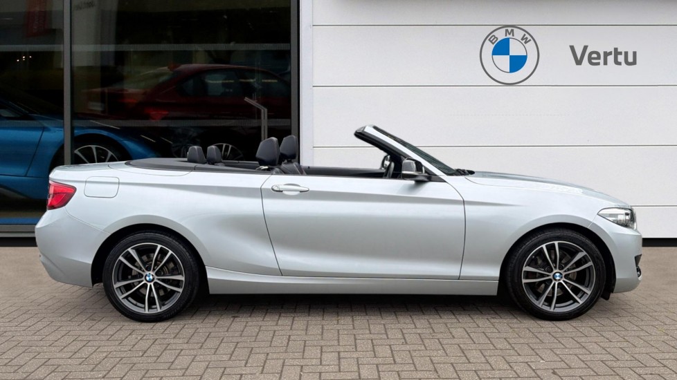 BMW 2 Series 220i Sport 2dr [Nav] Step Auto Petrol Convertible - Image 3
