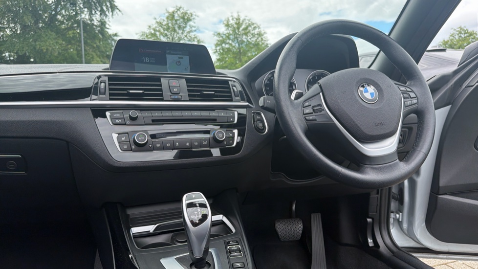 BMW 2 Series 220i Sport 2dr [Nav] Step Auto Petrol Convertible - Image 44