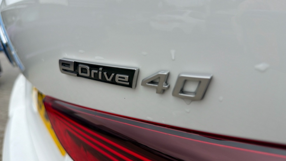 BMW i4 250kW eDrive40 M Sport 83.9kWh 5dr Auto [Pro Pack] Electric Hatchback - Image 31
