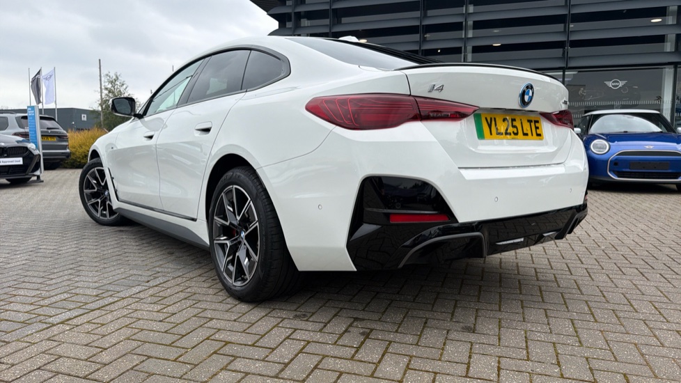 BMW i4 250kW eDrive40 M Sport 83.9kWh 5dr Auto [Pro Pack] Electric Hatchback - Image 34