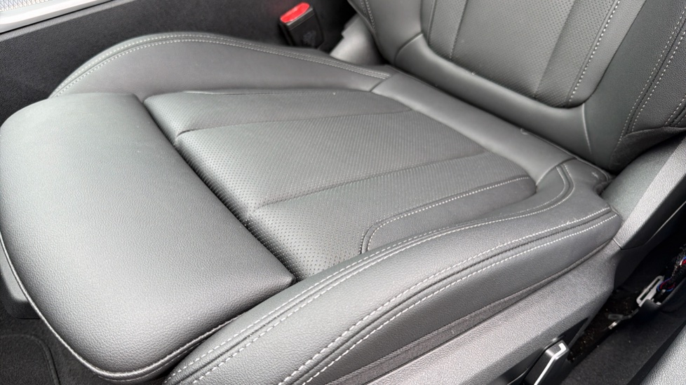 BMW i4 250kW eDrive40 M Sport 83.9kWh 5dr Auto [Pro Pack] Electric Hatchback - Image 37