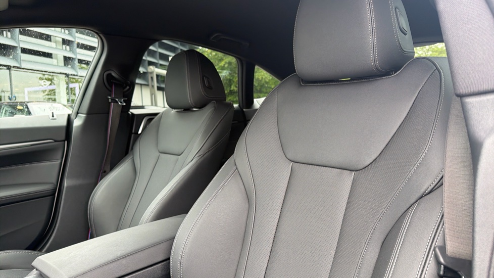 BMW i4 250kW eDrive40 M Sport 83.9kWh 5dr Auto [Pro Pack] Electric Hatchback - Image 38