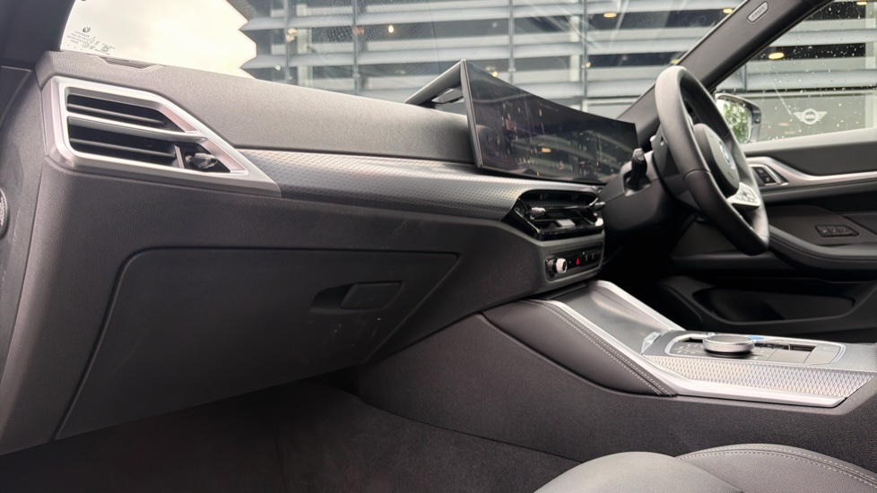 BMW i4 250kW eDrive40 M Sport 83.9kWh 5dr Auto [Pro Pack] Electric Hatchback - Image 39