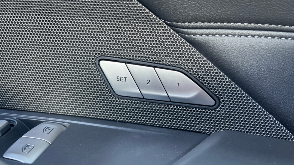 BMW M4 xDrive Competition M 2dr Step Auto [Ultimat Pk] Petrol Coupe - Image 54