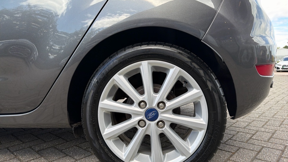 Ford Fiesta 1.6 Titanium 5dr Powershift Petrol Hatchback - Image 7