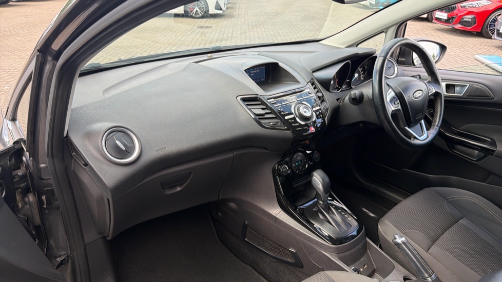 Ford Fiesta 1.6 Titanium 5dr Powershift Petrol Hatchback - Image 9