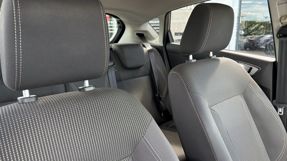 Ford Fiesta 1.6 Titanium 5dr Powershift Petrol Hatchback - Image 15