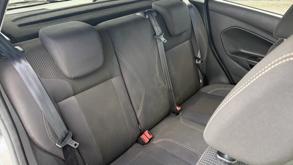 Ford Fiesta 1.6 Titanium 5dr Powershift Petrol Hatchback - Image 16