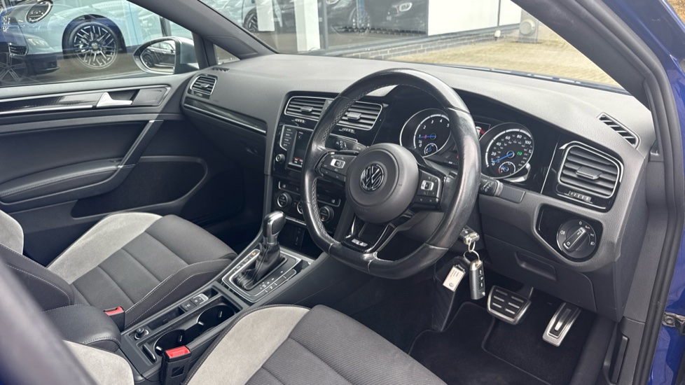 Volkswagen Golf 2.0 TSI R 5dr DSG Petrol Hatchback - Image 11