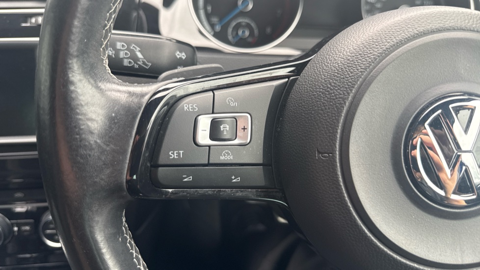 Volkswagen Golf 2.0 TSI R 5dr DSG Petrol Hatchback - Image 22