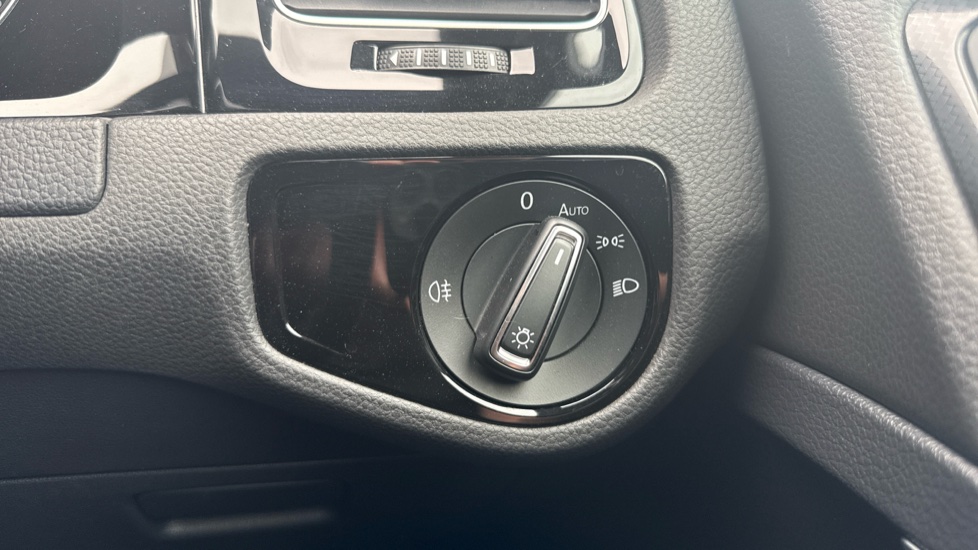 Volkswagen Golf 2.0 TSI R 5dr DSG Petrol Hatchback - Image 24