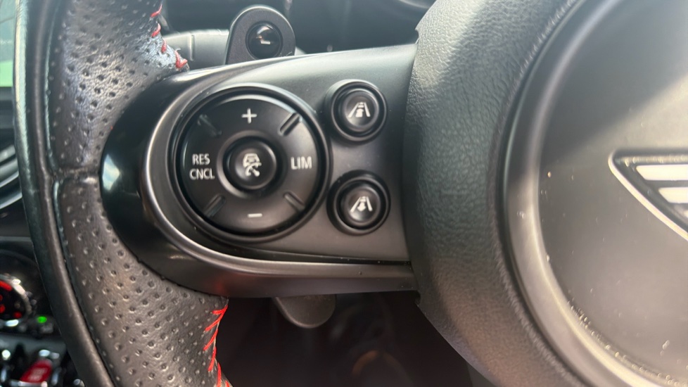 MINI Clubman 2.0 Cooper S 6dr Auto Petrol Estate - Image 23