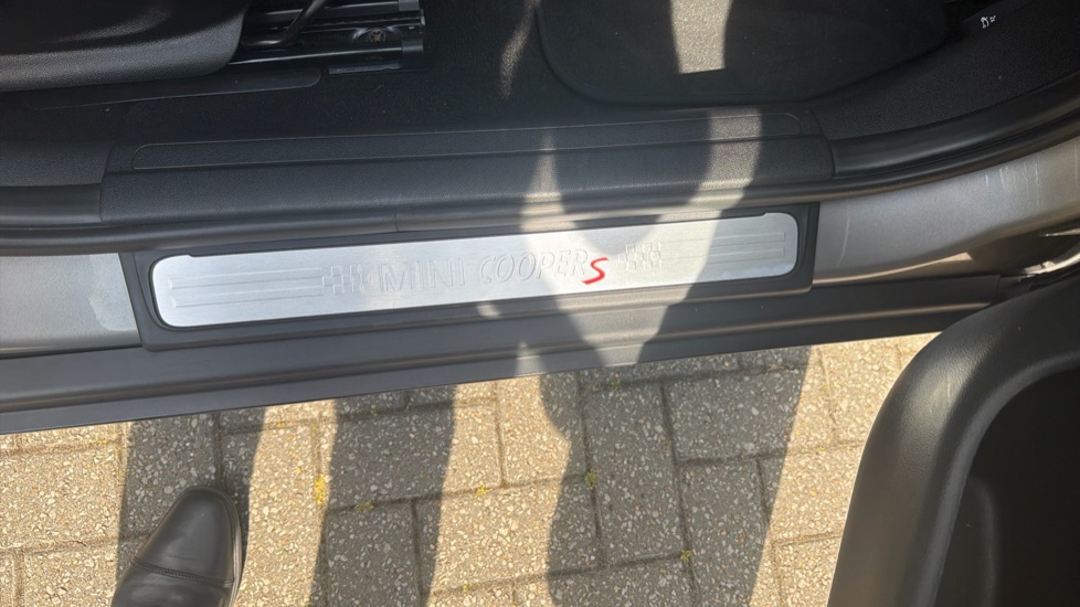 MINI Clubman 2.0 Cooper S 6dr Auto Petrol Estate - Image 33