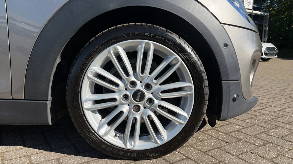 MINI Hatchback 1.5 Cooper II 5dr Auto Petrol Hatchback - Image 7