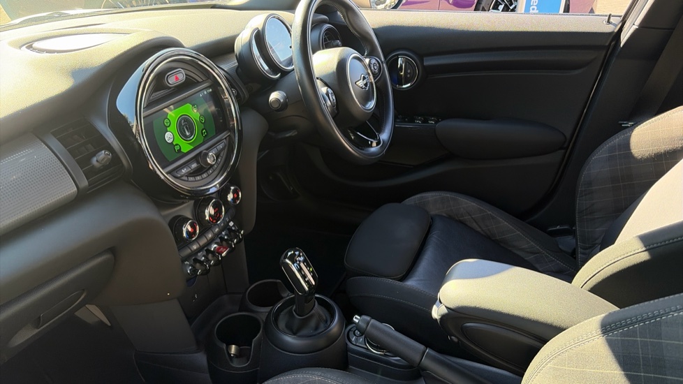MINI Hatchback 1.5 Cooper II 5dr Auto Petrol Hatchback - Image 9