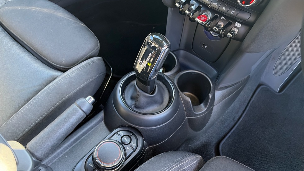 MINI Hatchback 1.5 Cooper II 5dr Auto Petrol Hatchback - Image 13