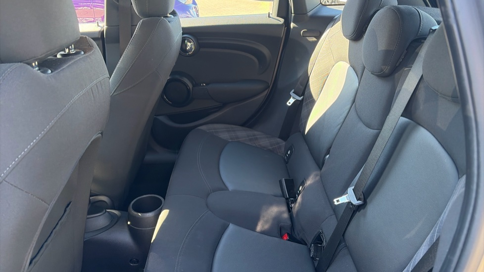 MINI Hatchback 1.5 Cooper II 5dr Auto Petrol Hatchback - Image 16