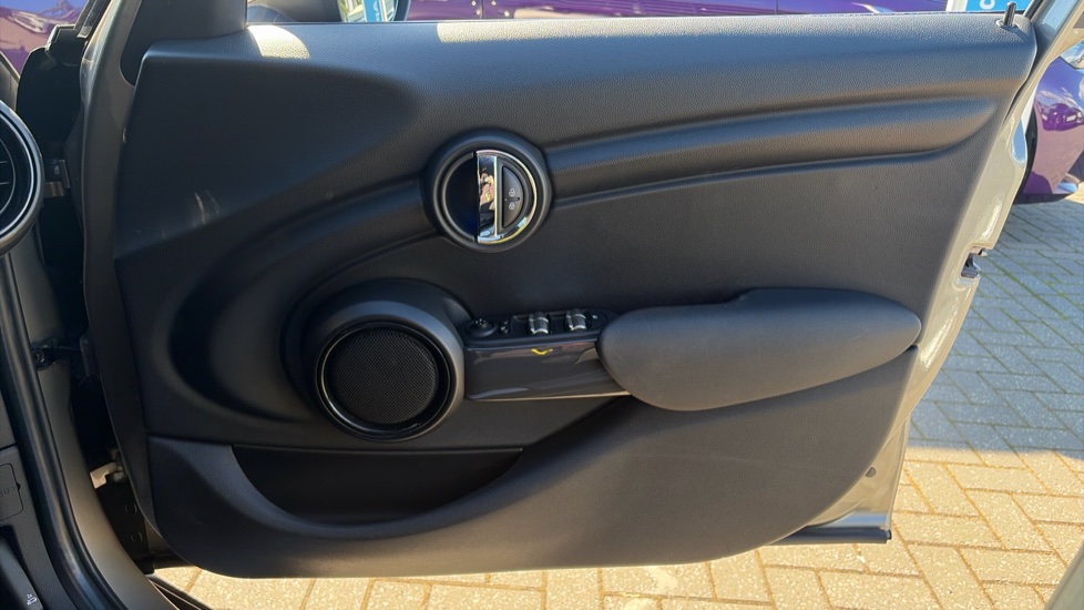 MINI Hatchback 1.5 Cooper II 5dr Auto Petrol Hatchback - Image 22