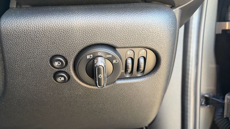 MINI Hatchback 1.5 Cooper II 5dr Auto Petrol Hatchback - Image 23