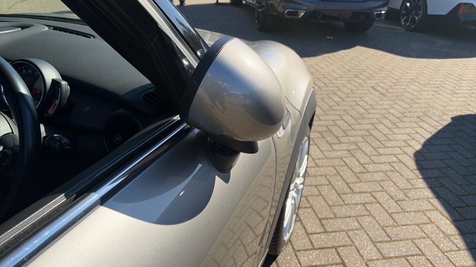 MINI Hatchback 1.5 Cooper II 5dr Auto Petrol Hatchback - Image 30