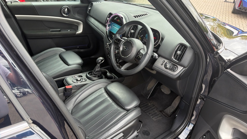 MINI Countryman 1.5 Cooper S E Exclusive ALL4 PHEV 5dr Auto Hatchback - Image 6