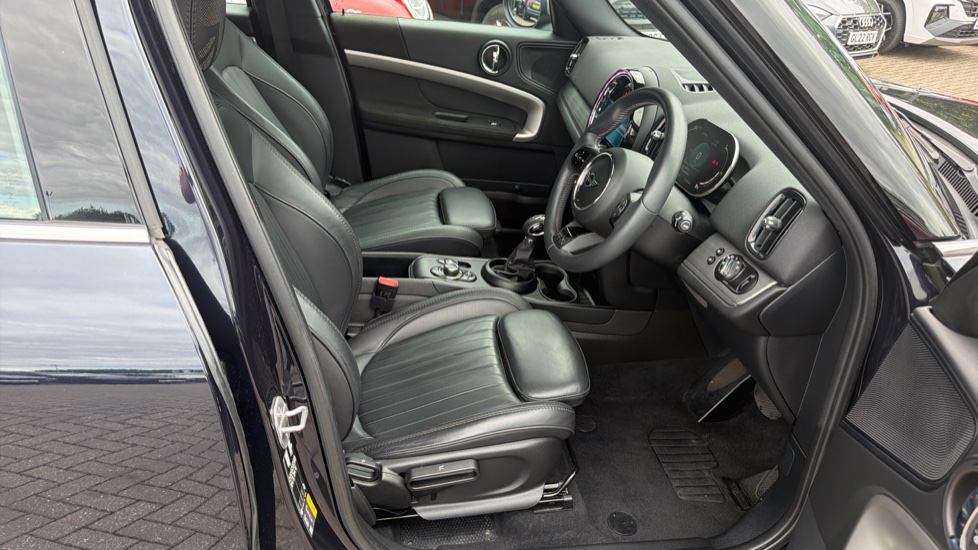 MINI Countryman 1.5 Cooper S E Exclusive ALL4 PHEV 5dr Auto Hatchback - Image 11