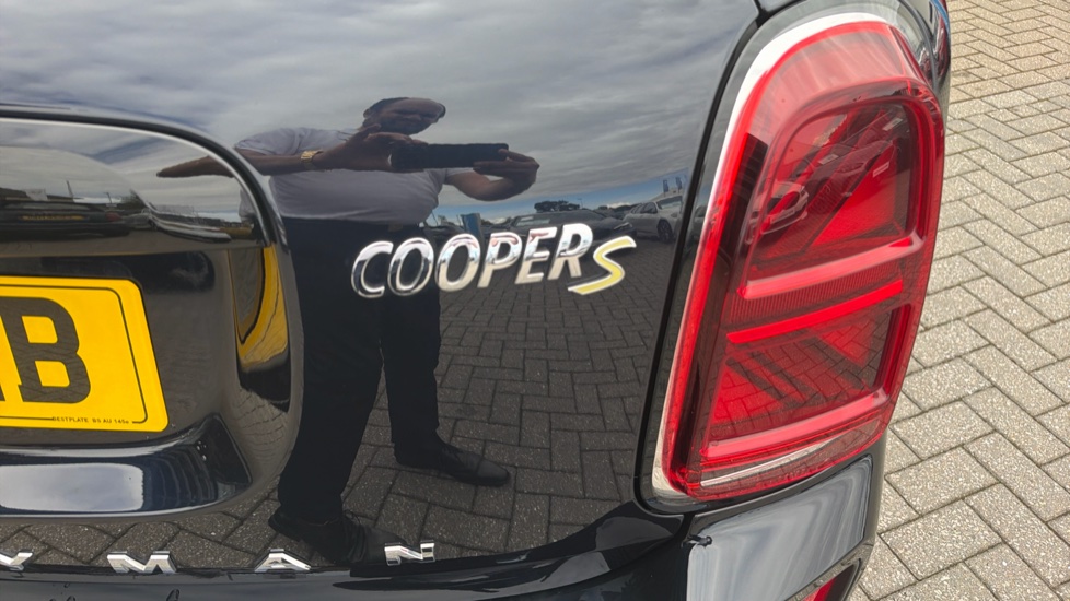 MINI Countryman 1.5 Cooper S E Exclusive ALL4 PHEV 5dr Auto Hatchback - Image 32