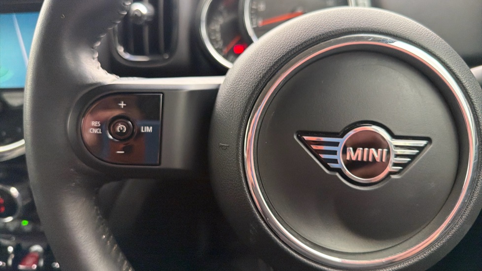 MINI Countryman 1.5 Cooper Classic Premium Plus 5dr Auto Petrol Hatchback - Image 17