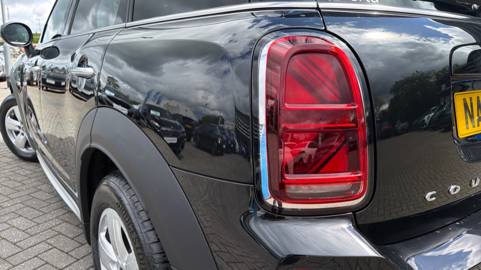MINI Countryman 1.5 Cooper Classic Premium Plus 5dr Auto Petrol Hatchback - Image 30