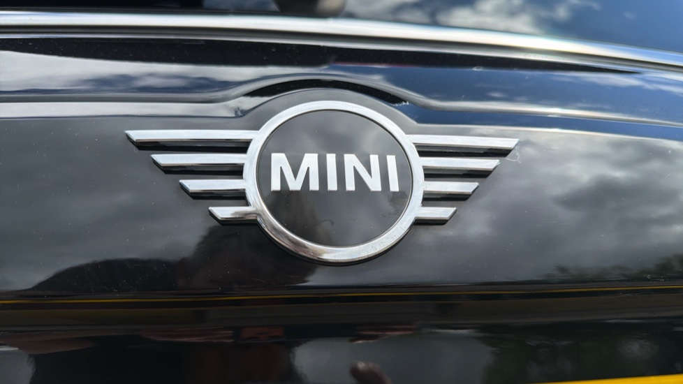 MINI Countryman 1.5 Cooper Classic Premium Plus 5dr Auto Petrol Hatchback - Image 31