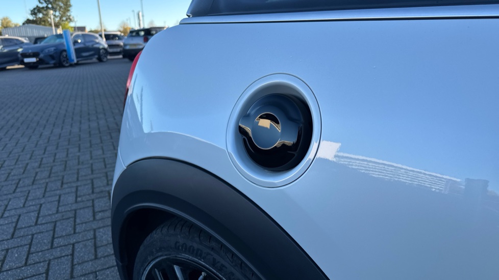 MINI Hatchback 2.0 Cooper S Sport 3dr Auto Petrol Hatchback - Image 30
