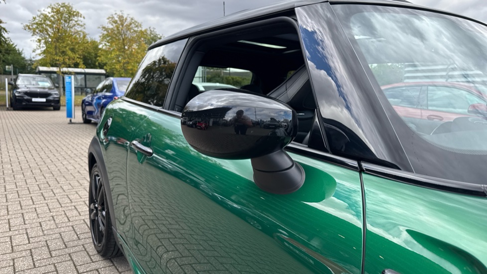 MINI Hatchback 2.0 Cooper S Sport 3dr Auto Petrol Hatchback - Image 29