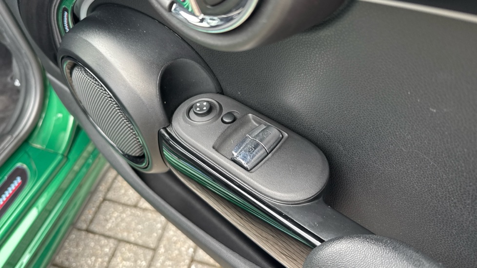 MINI Hatchback 2.0 Cooper S Sport 3dr Auto Petrol Hatchback - Image 33