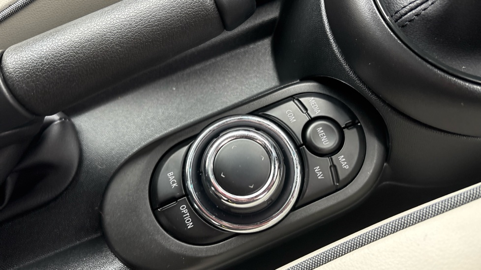 MINI Cooper 2.0 S Exclusive 3dr Auto Petrol Hatchback - Image 19