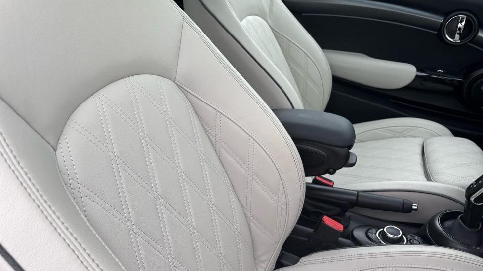 MINI Cooper 2.0 S Exclusive 3dr Auto Petrol Hatchback - Image 35