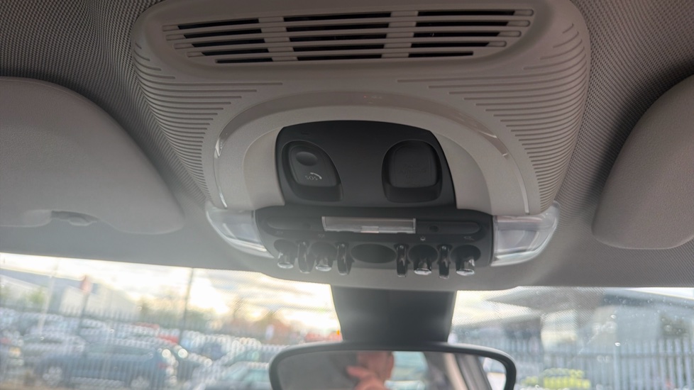 MINI Countryman 1.5 Cooper Classic 5dr Petrol Hatchback - Image 36