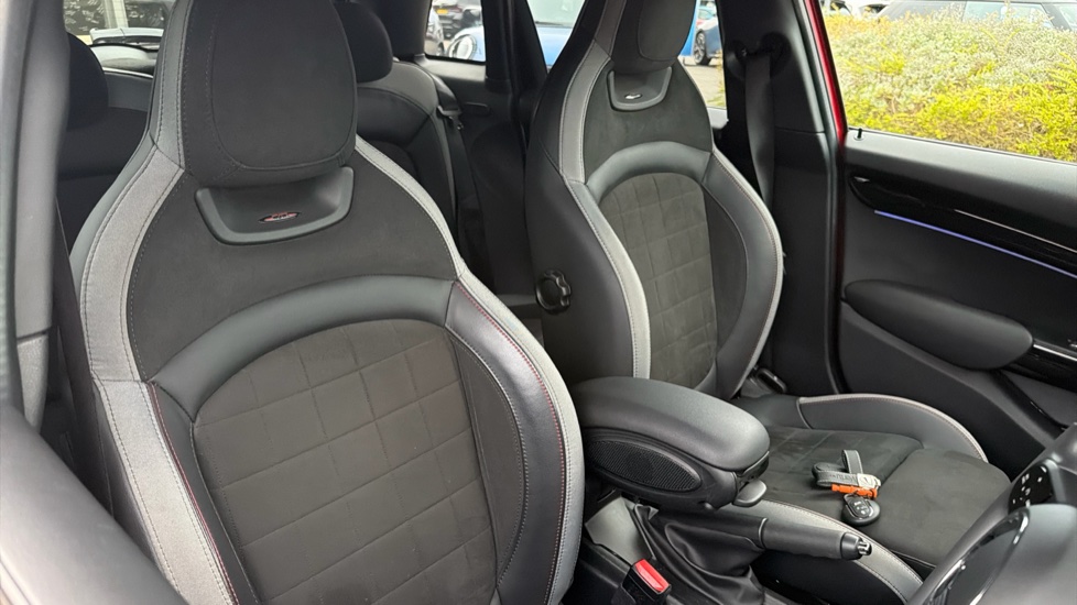 MINI Hatchback 1.5 Cooper Sport Premium 5dr Auto Petrol Hatchback - Image 11