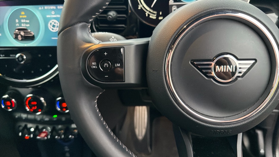 MINI Hatchback 1.5 Cooper Sport Premium 5dr Auto Petrol Hatchback - Image 17