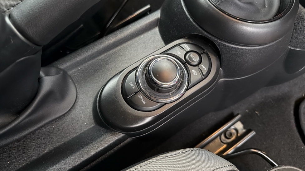 MINI Hatchback 1.5 Cooper Sport Premium 5dr Auto Petrol Hatchback - Image 19