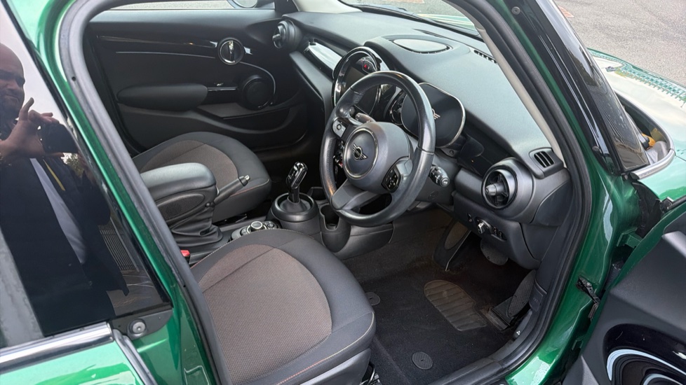 MINI Hatchback 1.5 Cooper Classic Premium 5dr Auto Petrol Hatchback - Image 6