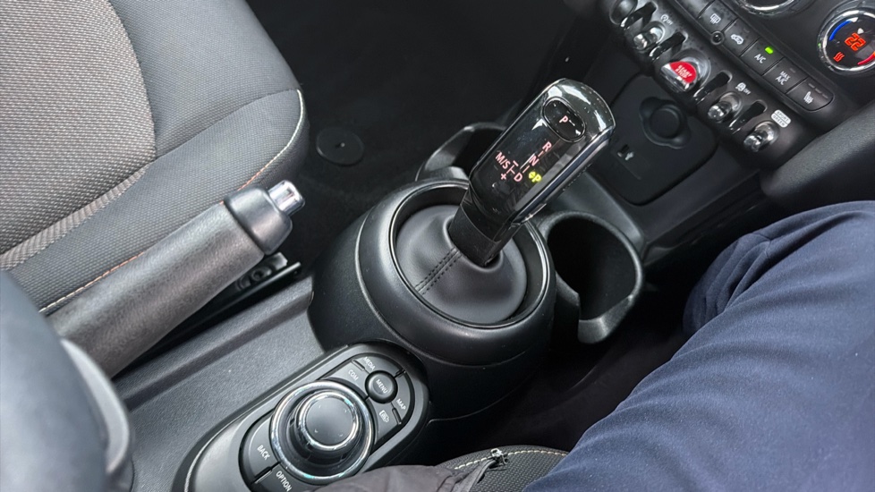MINI Hatchback 1.5 Cooper Classic Premium 5dr Auto Petrol Hatchback - Image 10