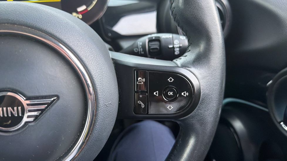 MINI Hatchback 1.5 Cooper Classic Premium 5dr Auto Petrol Hatchback - Image 18