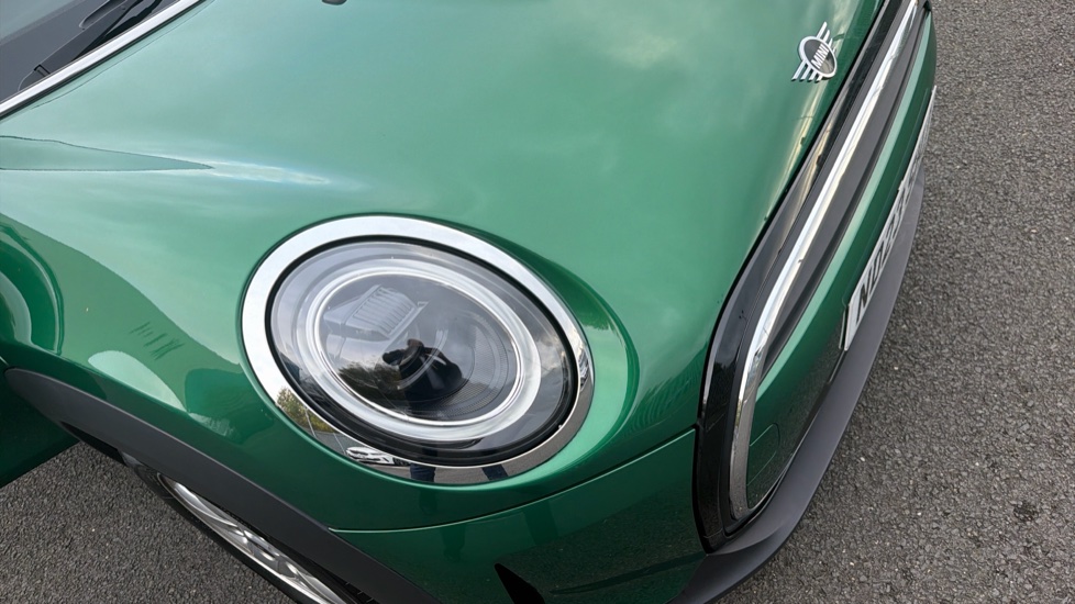 MINI Hatchback 1.5 Cooper Classic Premium 5dr Auto Petrol Hatchback - Image 23