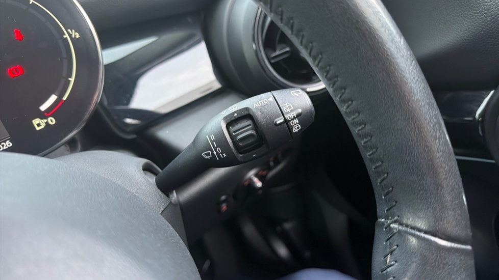 MINI Hatchback 1.5 Cooper Classic Premium 5dr Auto Petrol Hatchback - Image 30