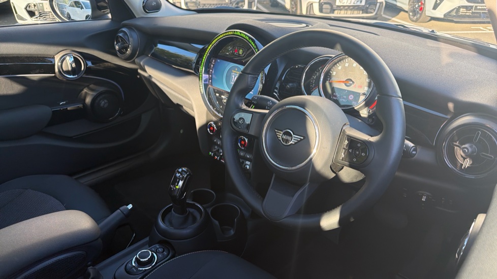 MINI Hatchback 1.5 Cooper Classic 5dr Auto Petrol Hatchback - Image 6